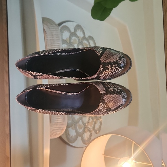 Tory Burch Astoria Leather Snakeskin Print Wedges. - Picture 5 of 11